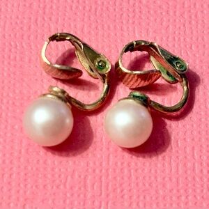 Vintage Elegant Gold and Pearl Clip-On Earrings